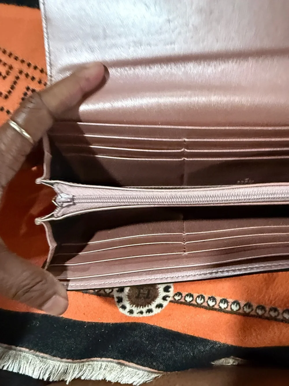 Gucci Embossed GG Continental Wallet in Dusty Rose Pink with Gold Accents - Picture 5 of 8